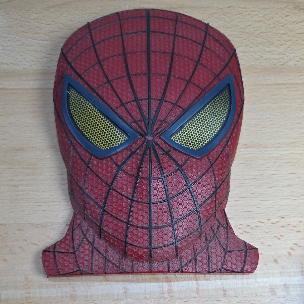Red Spider-Man Mask Wall Decor